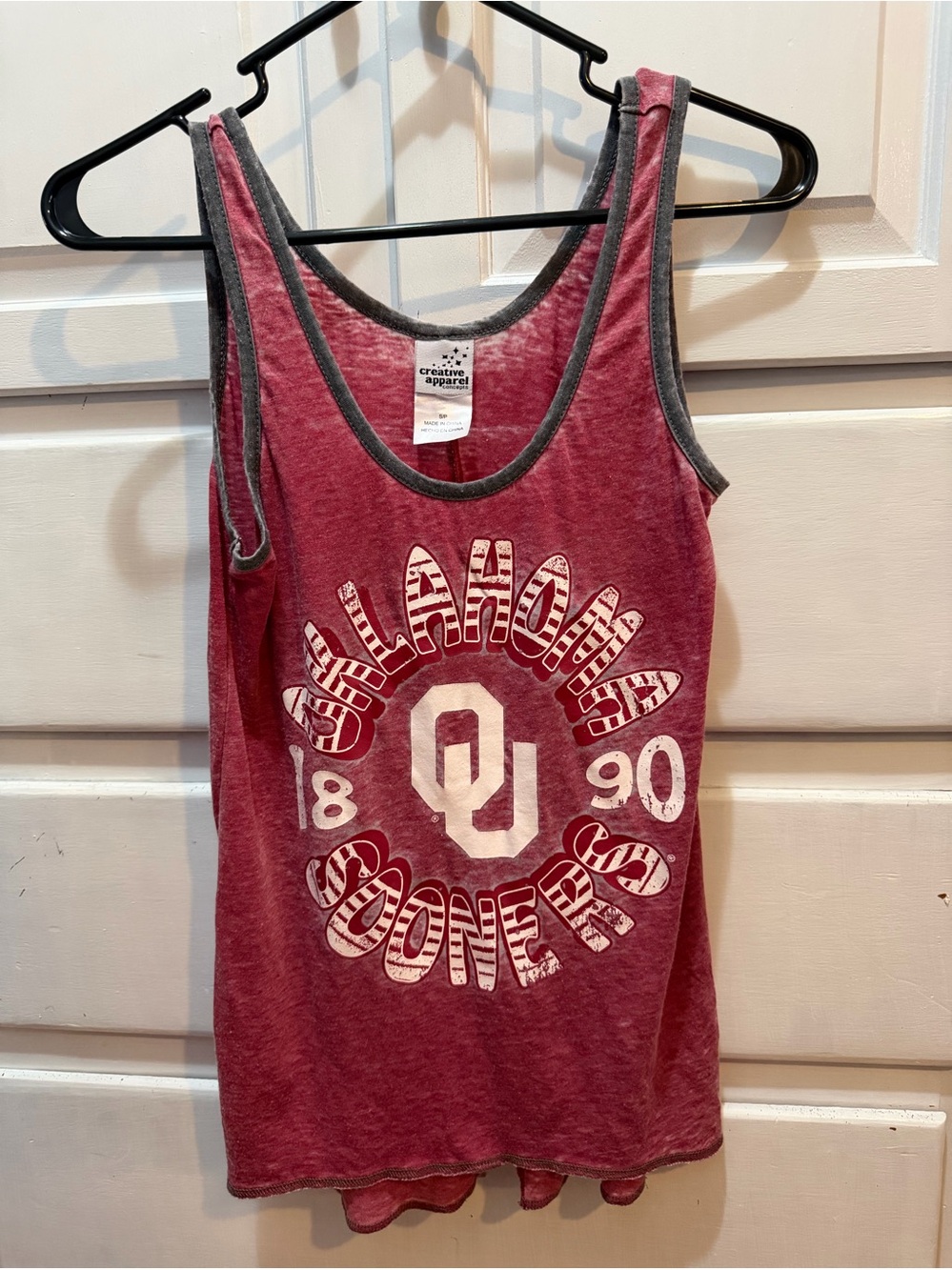 Creative Apparel Oklahoma Sooners OU Graphic distressed Scoop Neck Tank Red  S